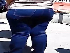 Уна мадура кон унас nalgotas