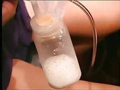 Сексуалдық длинноволосый латина қос сорғылары, сүт оның кеуде набухли